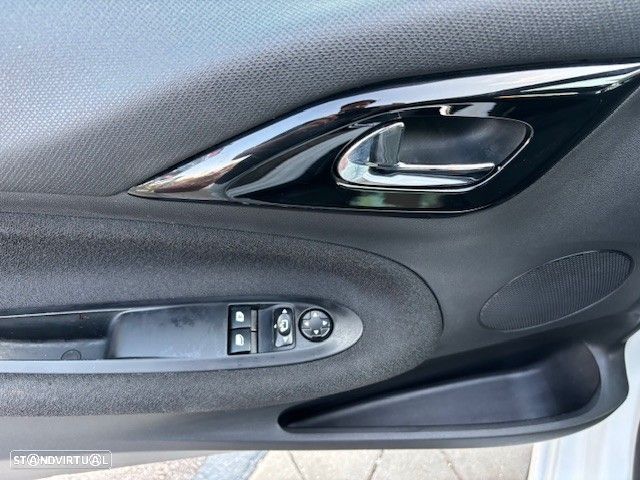Citroën DS3 1.6 HDi Airdream So Chic - 15