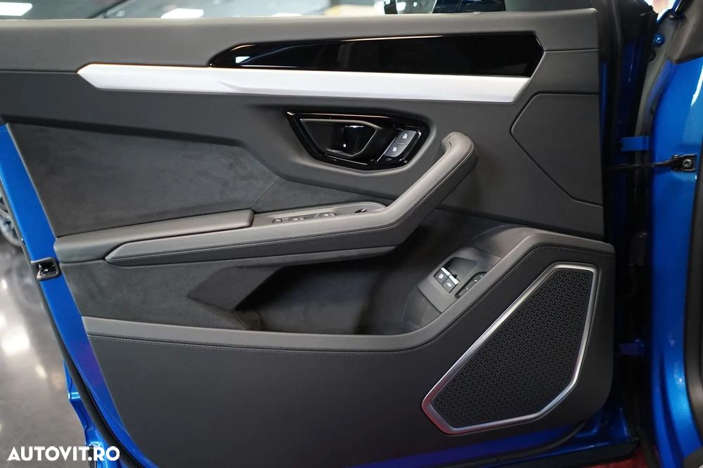 Lamborghini URUS - 19