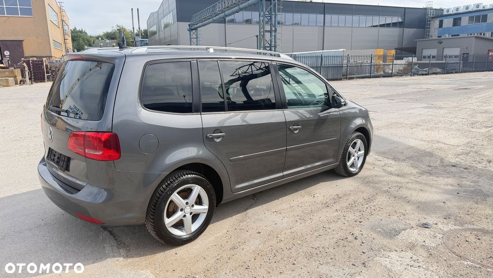 Volkswagen Touran 2.0 TDI DPF Comfortline DSG - 22