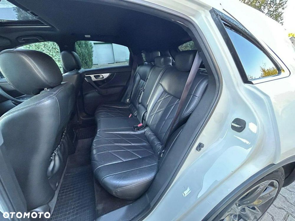 Infiniti FX - 26