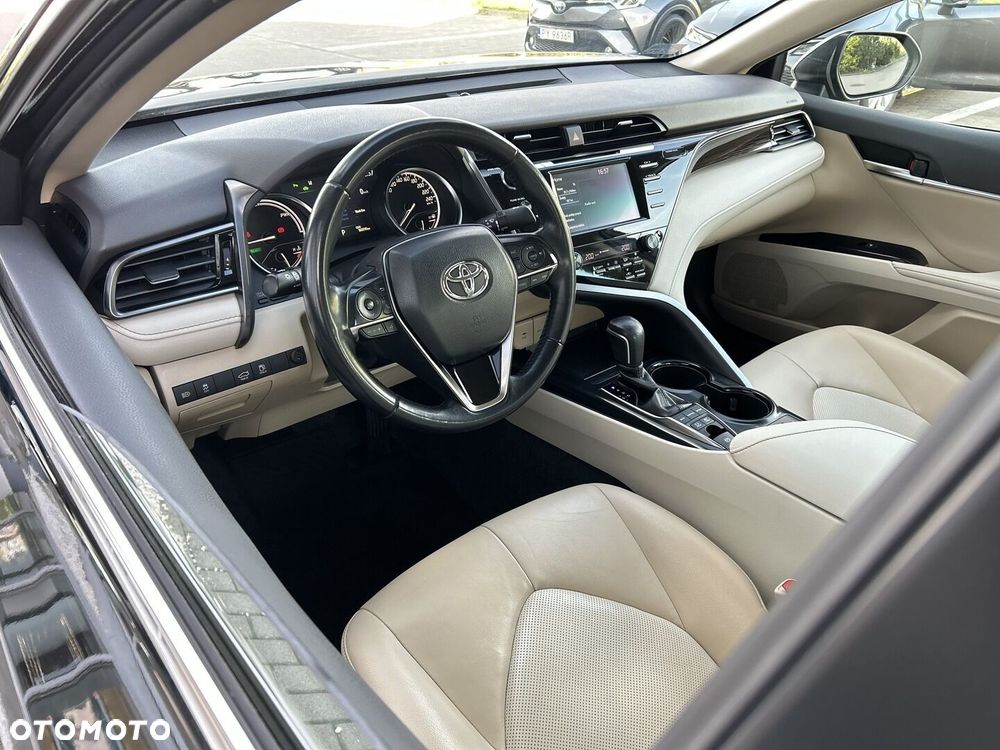 Toyota Camry 2.5 Hybrid Comfort CVT - 9