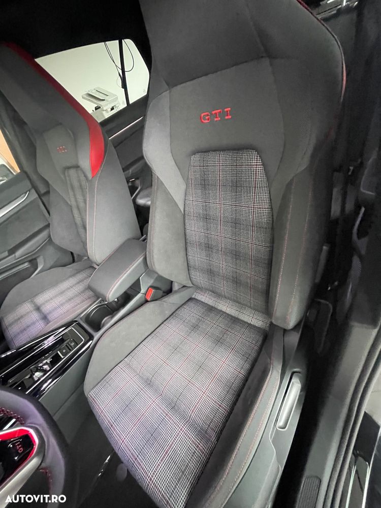 Volkswagen Golf - 26