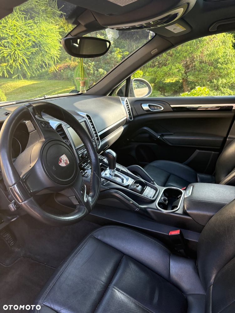 Porsche Cayenne Standard - 21