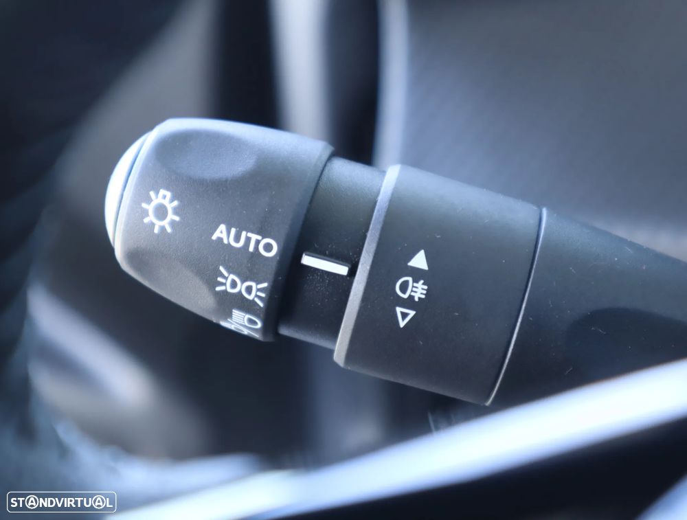 Peugeot 2008 1.2 PureTech Style - 31
