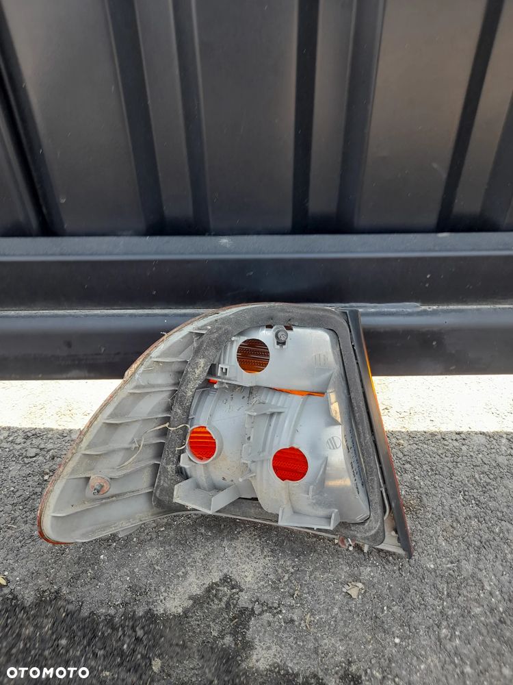 Lampa tylna prawa tył prawy BMW seria 3 E46 sedan - 5
