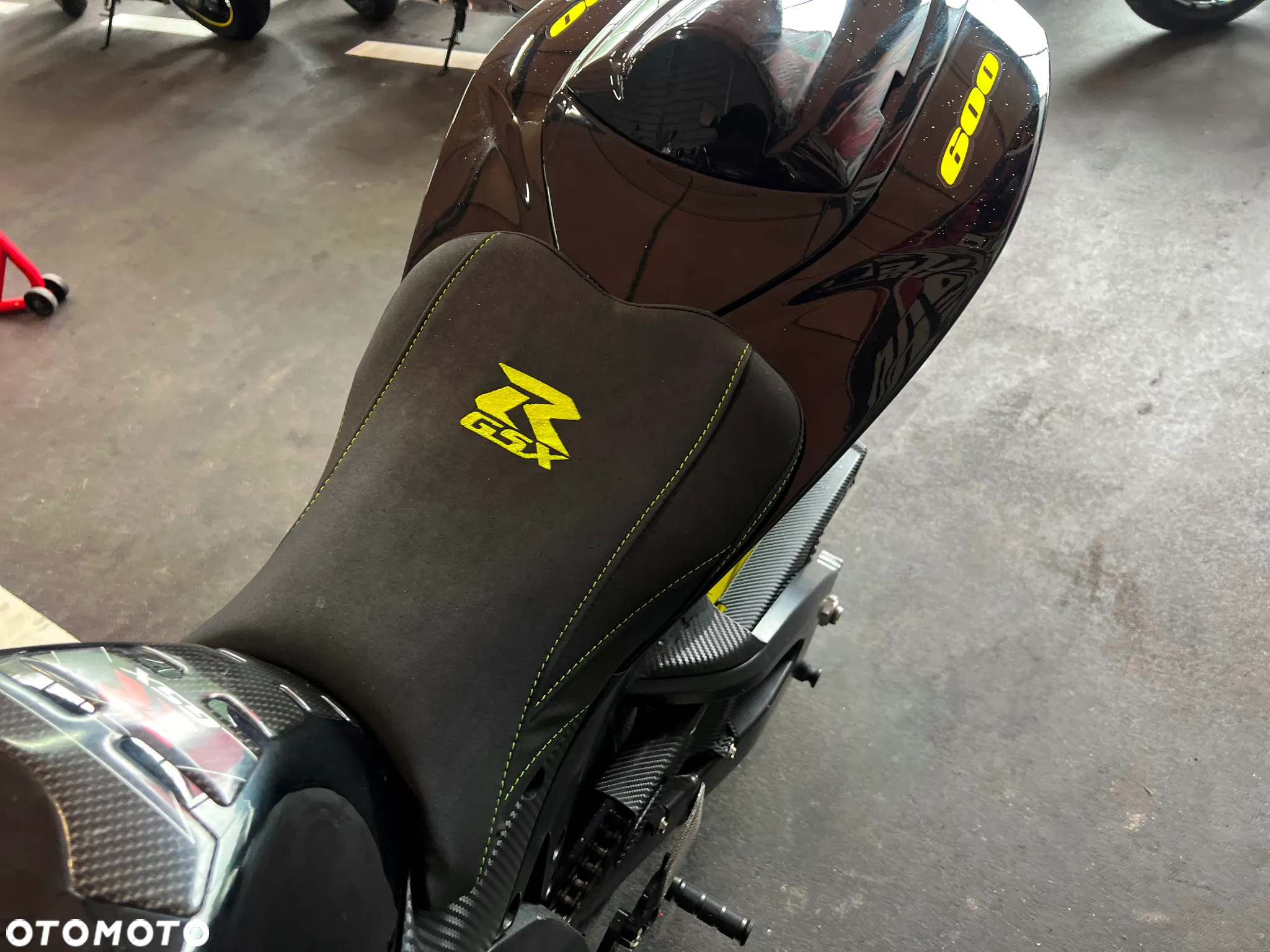 Suzuki GSX-R - 19