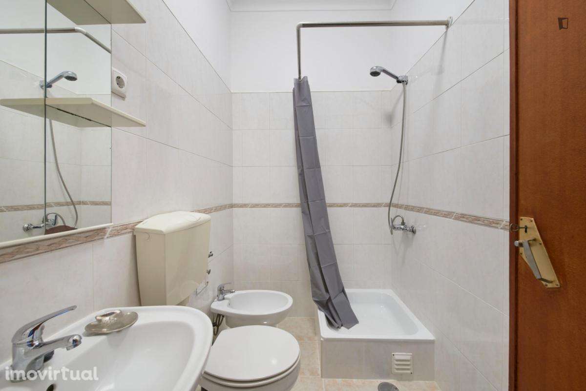 Quarto - localizado em Almada Lisbon - Grande imagem: 3/60