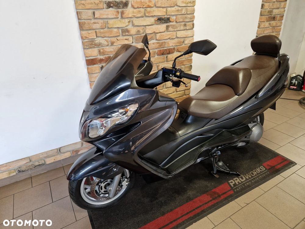 Suzuki Burgman - 9