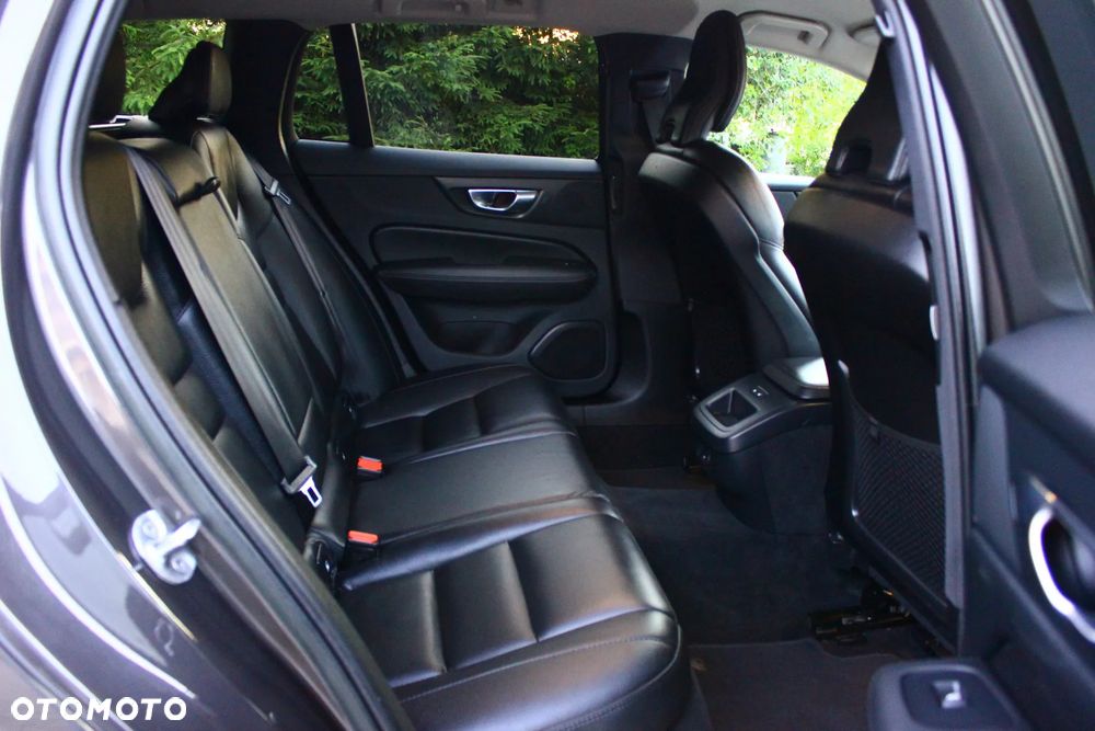 Volvo V60 B4 D Geartronic RDesign - 38