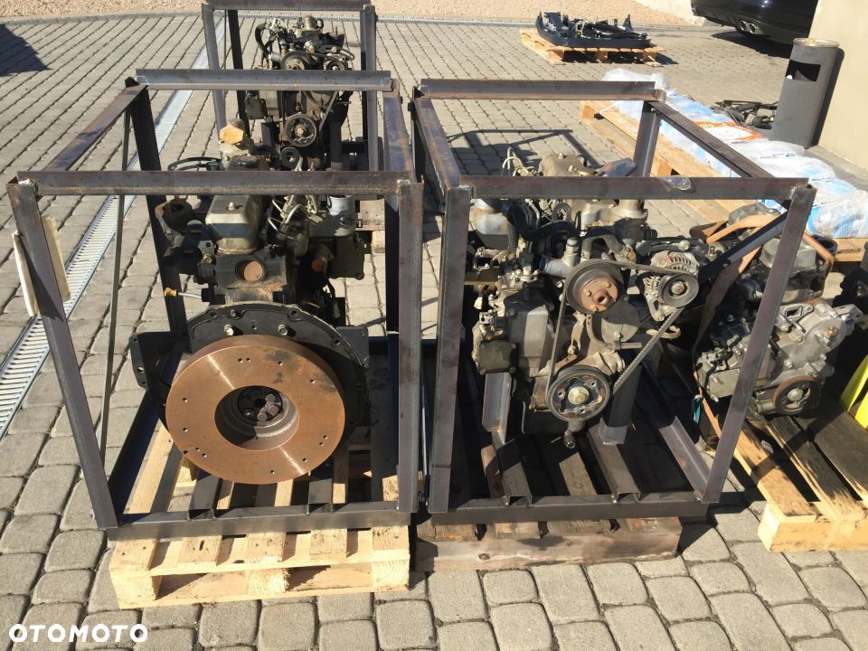 ISEKI E3CD - B70 silnik blok wał korbowód głowica - 4