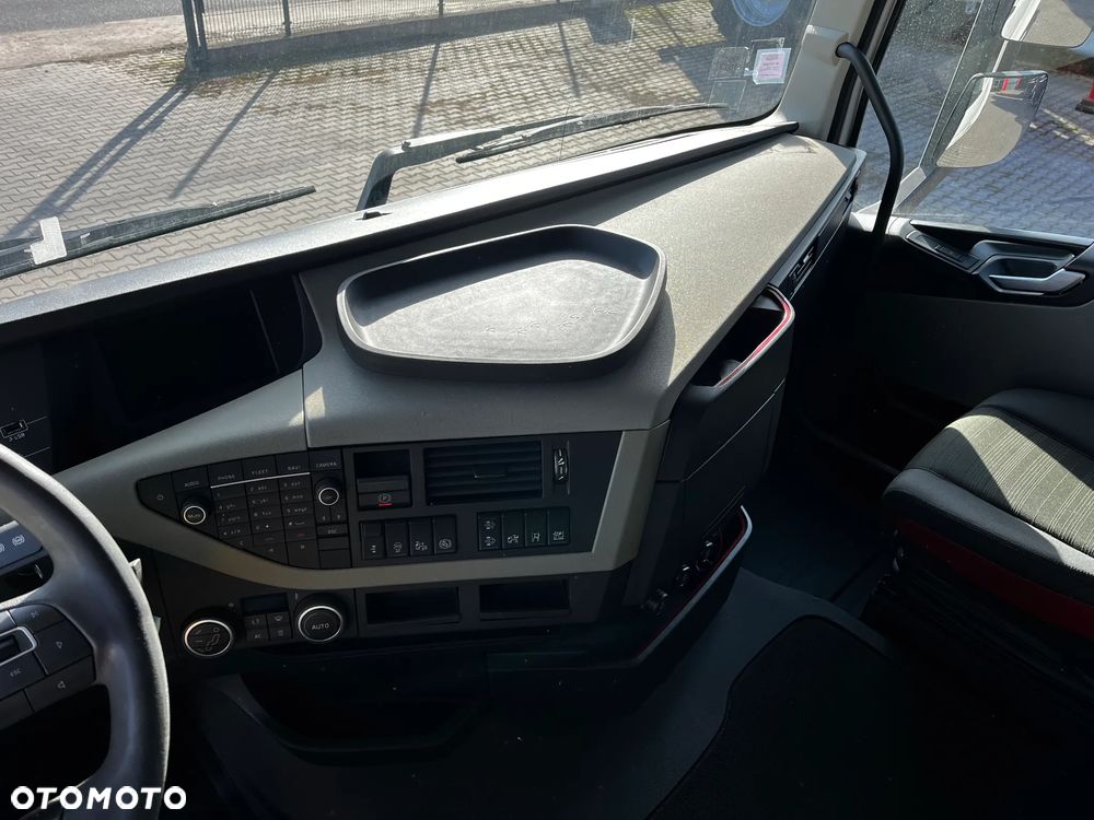 Volvo FH 460 VIN : ** MB32**  PRODUKCJA 11/2020 SPROWADZONE Z FRANCJI SERWISOWANE  DWA ZBIORNIKI PALIWA LODÓWKA ALU FELGI - 15