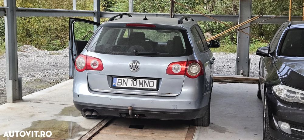 Volkswagen Passat 2.0 TDI Comfortline - 8