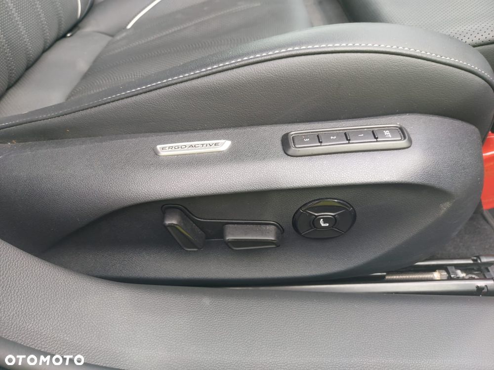 Volkswagen Passat 2.0 TDI Elegance DSG - 23