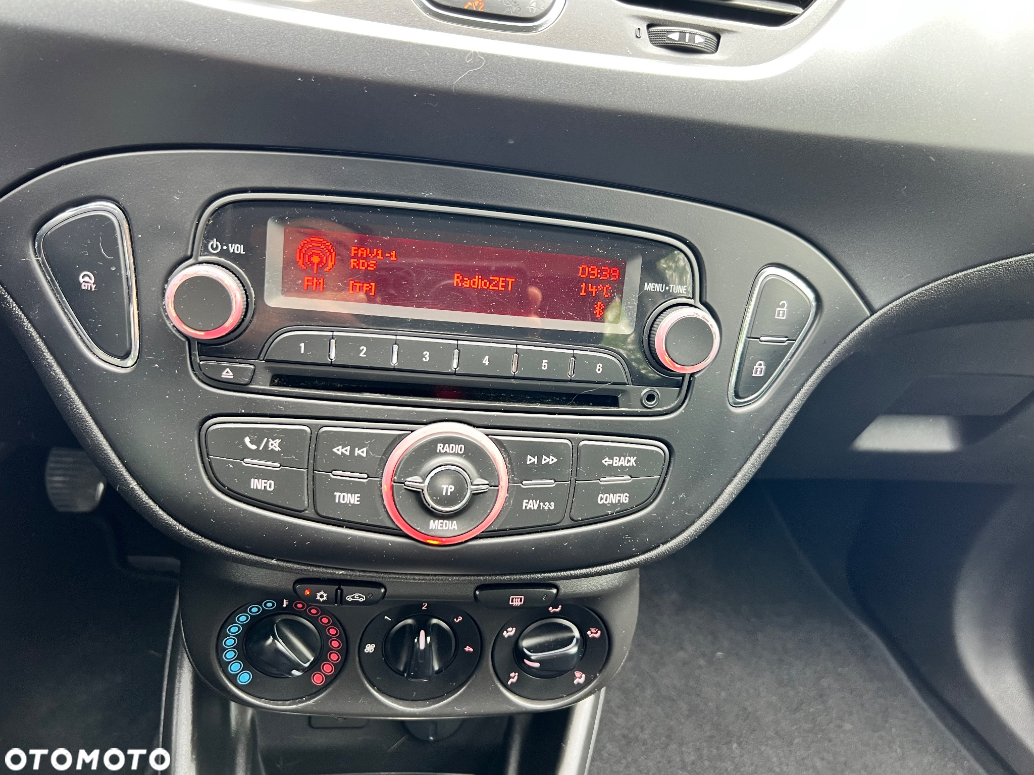 Opel Corsa 1.4 Enjoy - 11