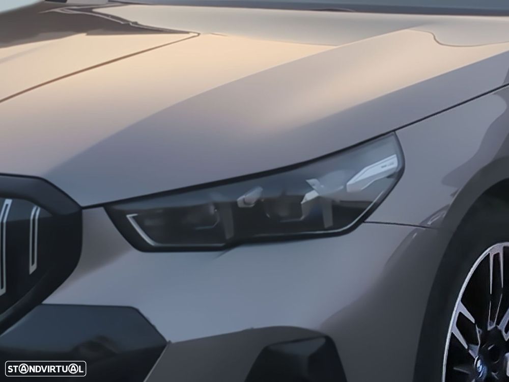BMW 530 e Pack Desportivo M - 3