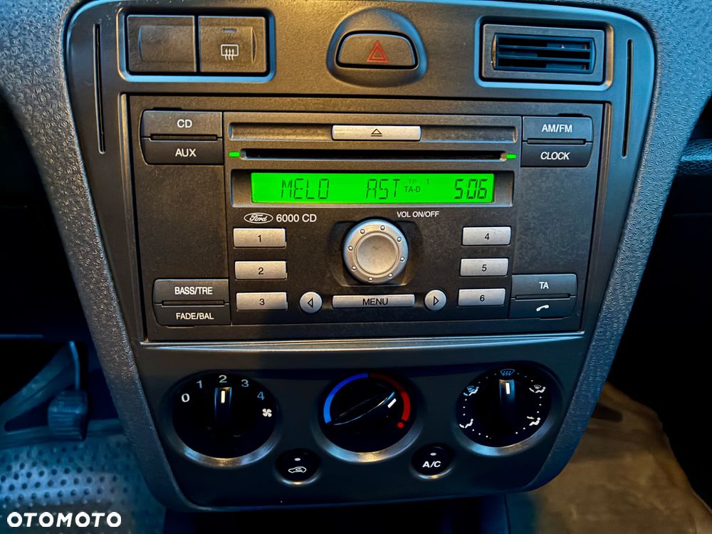 Ford Fusion 1.4 Gold X - 29