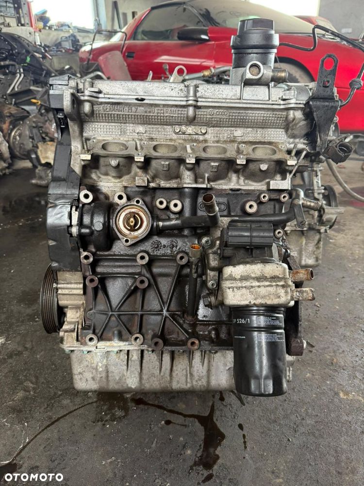 Silnik słupek Audi A3 8L 1.8 benzyna kod APG - 5