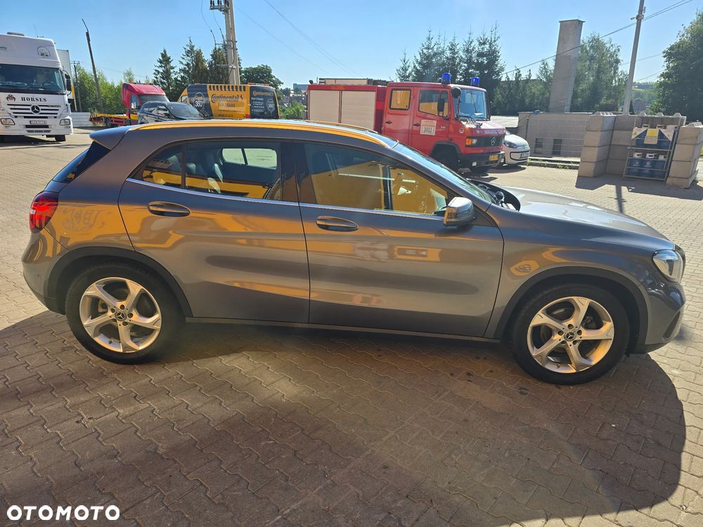 Mercedes-Benz GLA 200 d 7G-DCT - 3