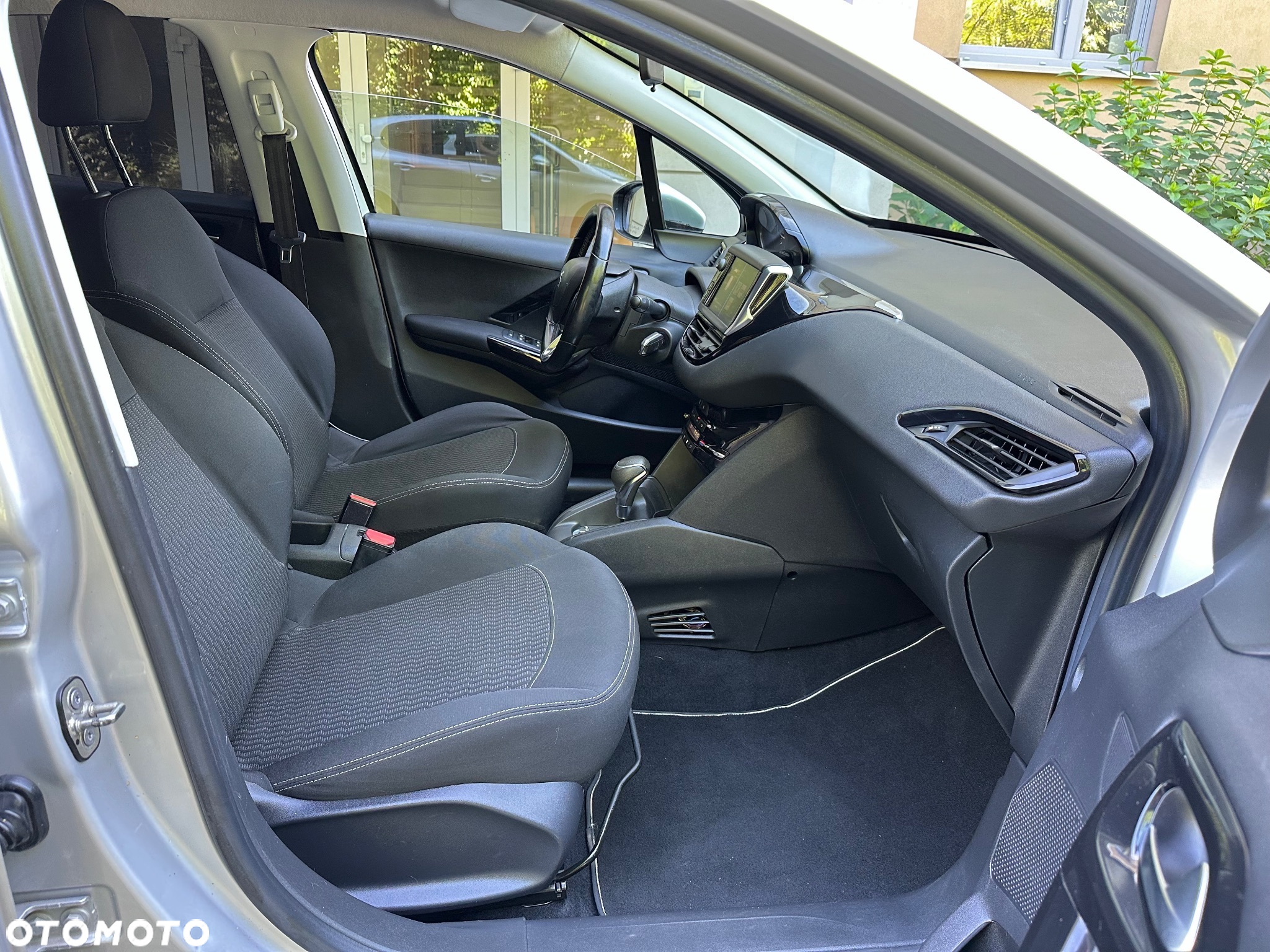 Peugeot 208 1.2 PureTech GPF Allure S&S EAT6 - 13