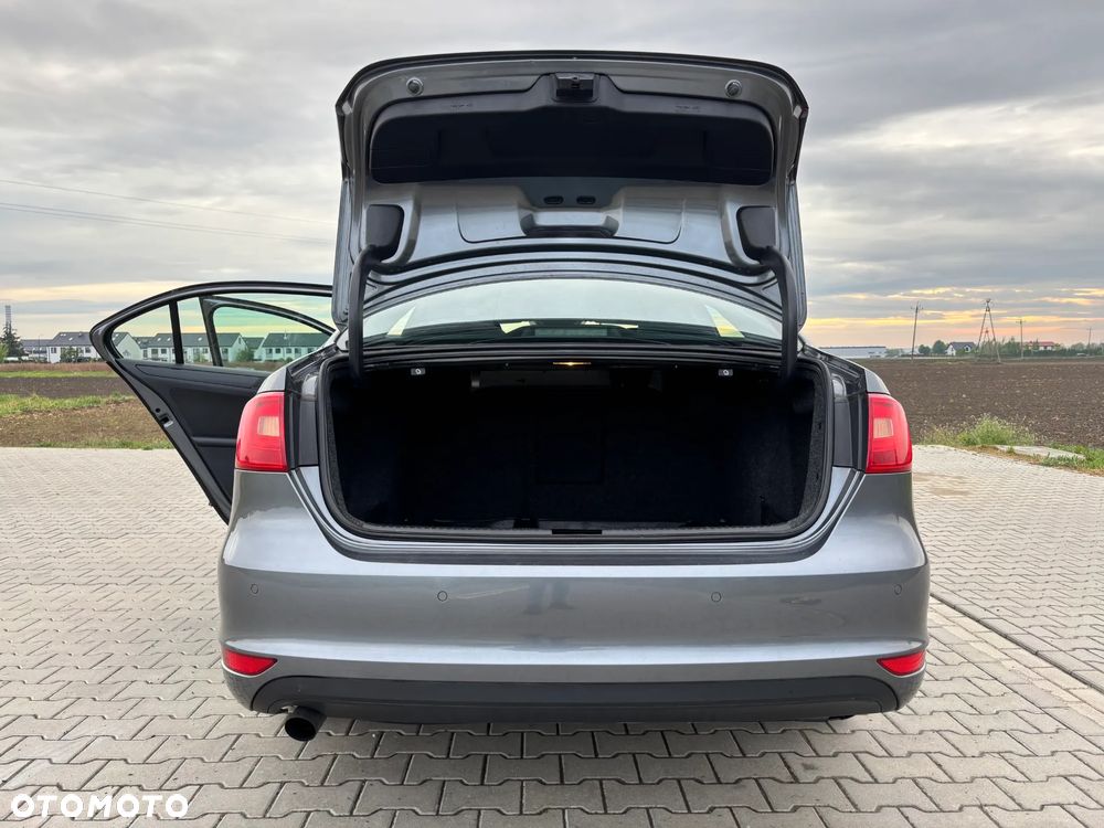 Volkswagen Jetta 1.6 TDI BMT Comfortline - 23