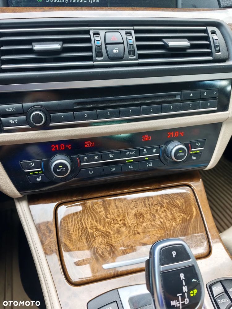 BMW Seria 5 530d Luxury Line - 28