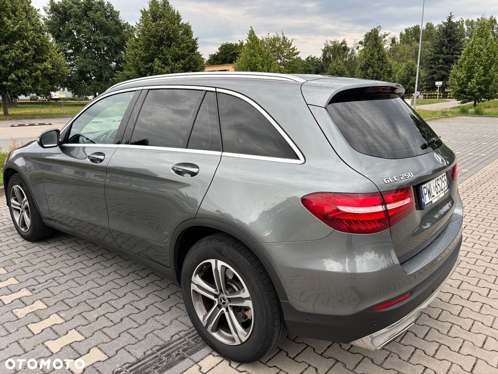 Mercedes-Benz GLC 250 4-Matic - 4