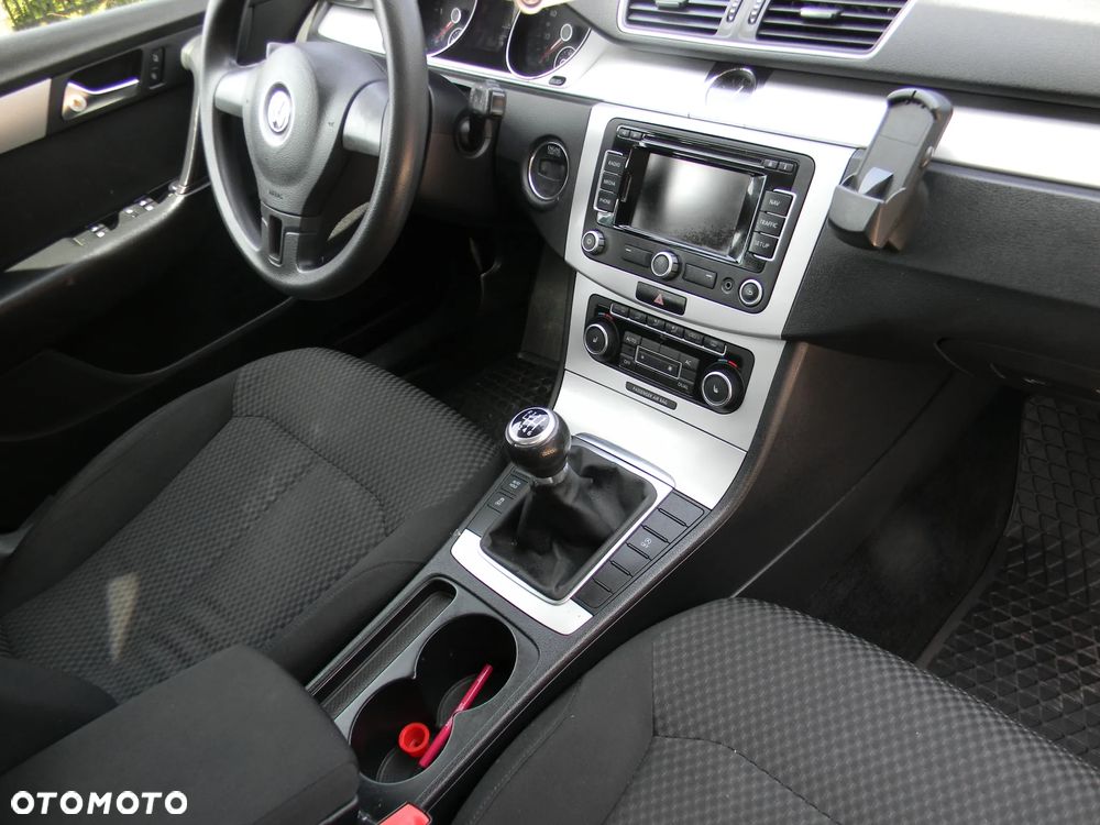 Volkswagen Passat 2.0 Blue TDI SCR Comfortline - 22
