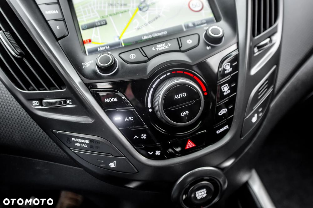 Hyundai Veloster 1.6 Turbo Premium - 25