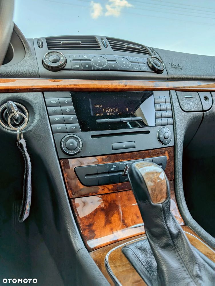 Mercedes-Benz Klasa E 220 CDI Elegance - 10