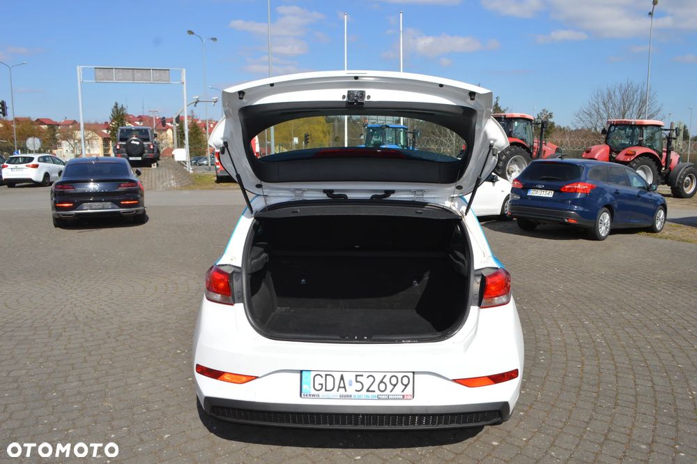 Hyundai i30 1.6 D Comfort - 12