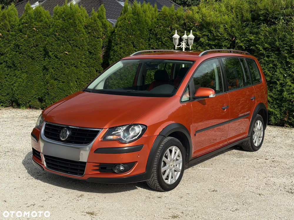 Volkswagen Touran 2.0 TDI DPF Cross - 1