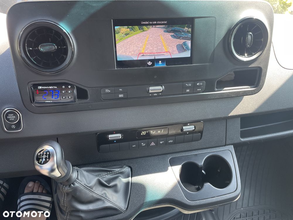 Mercedes-Benz Sprinter - 10