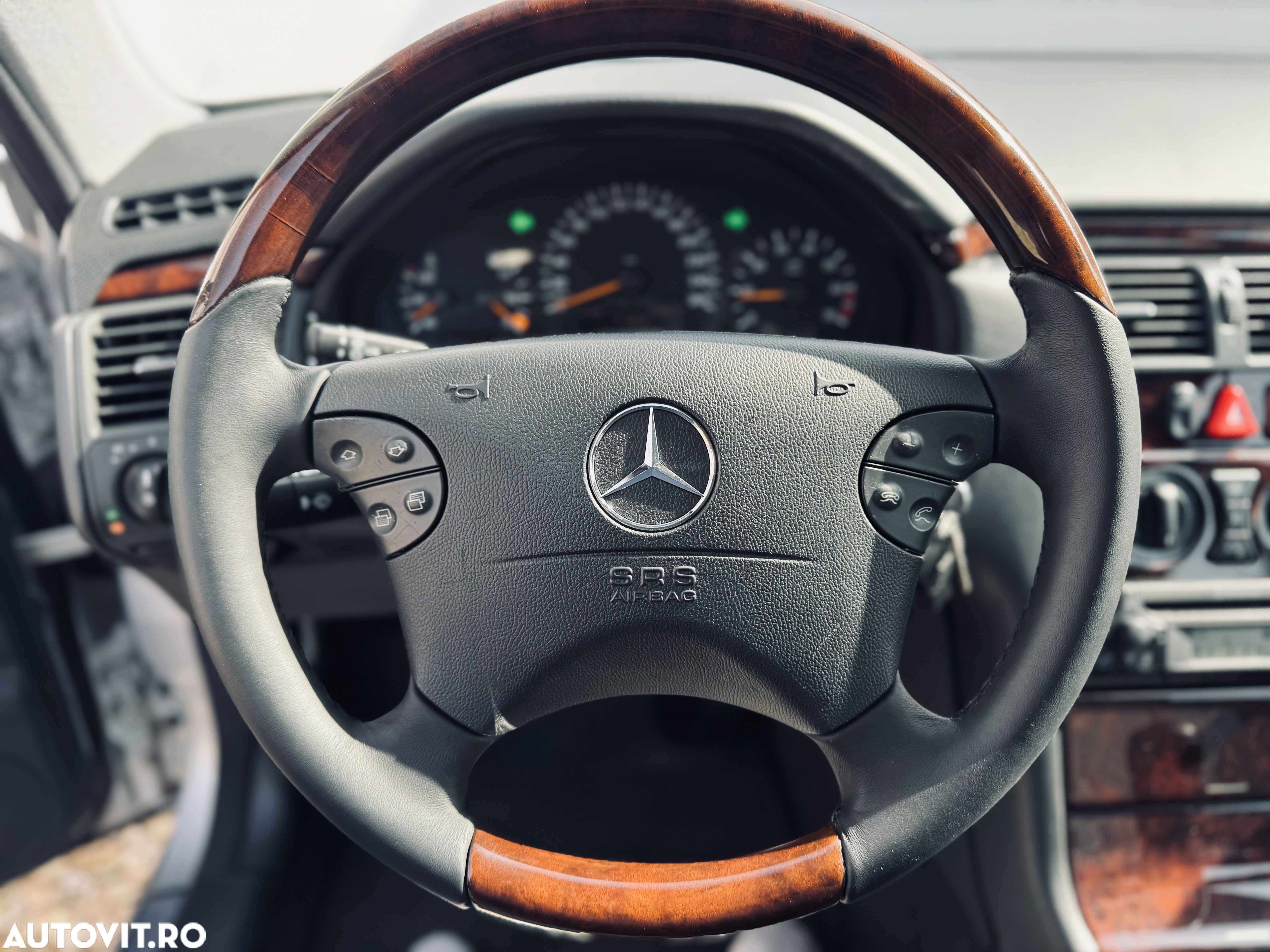 Mercedes-Benz E - 13