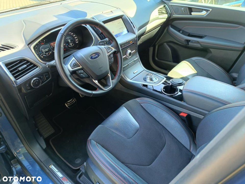 Ford S-Max - 11