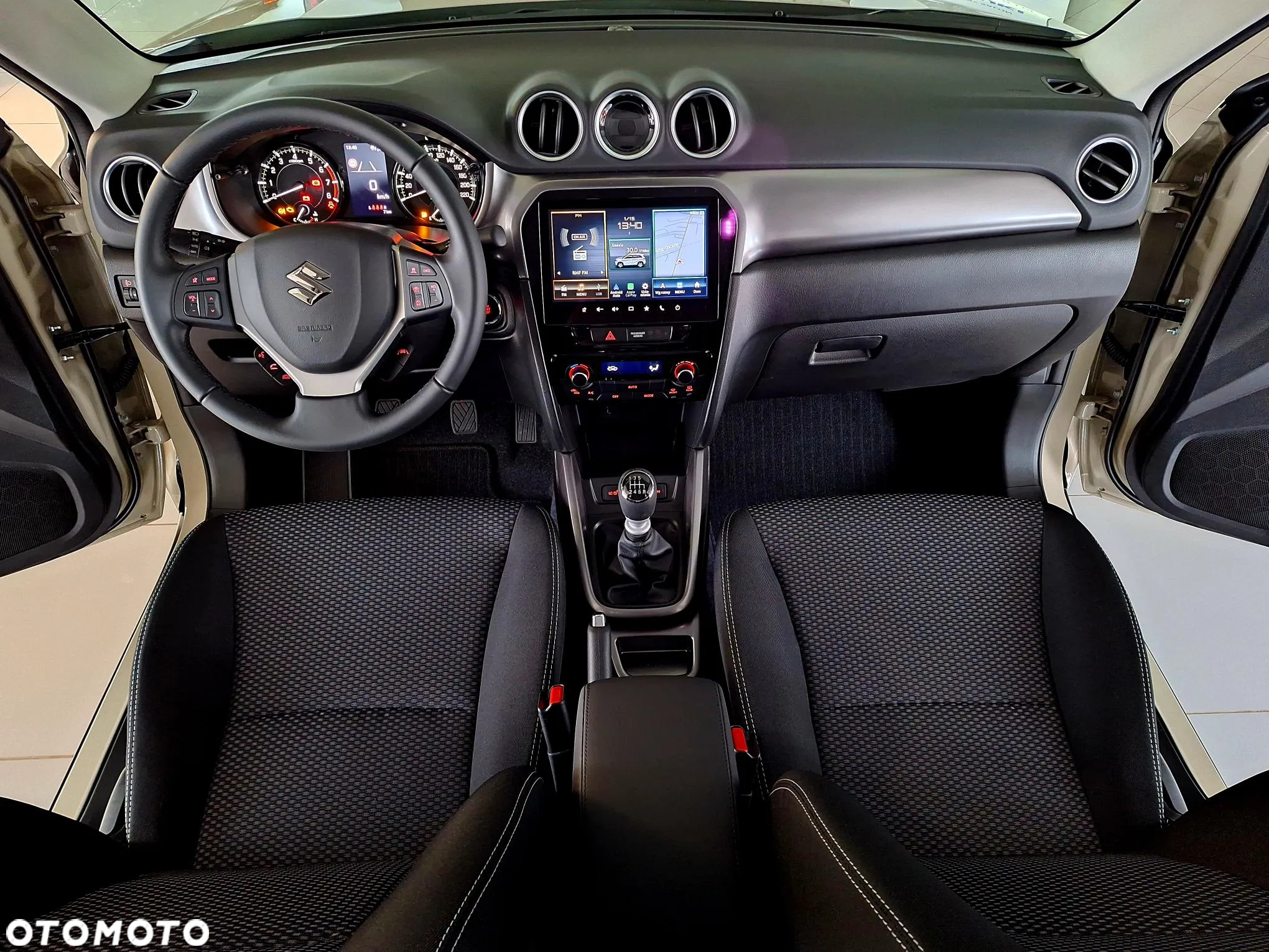 Suzuki Vitara 1.4 Boosterjet mHEV Premium Plus 4WD - 24