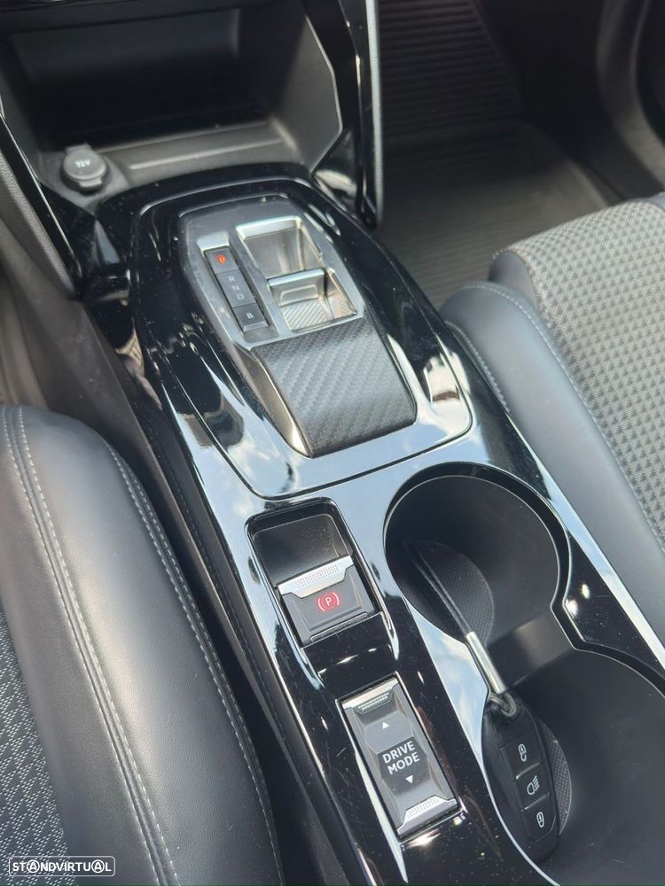 Peugeot e-2008 50 kWh GT - 14