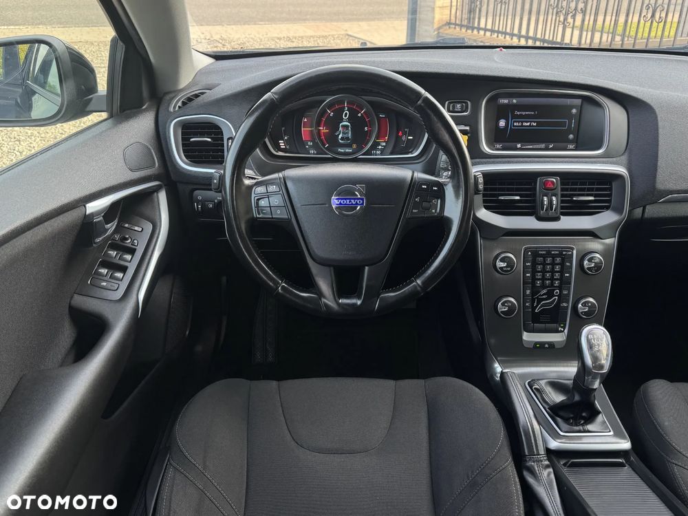 Volvo V40 D2 Momentum - 10