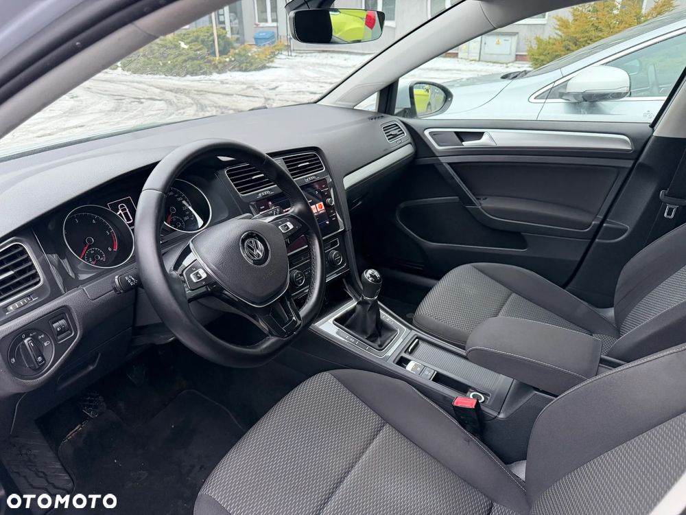 Volkswagen Golf - 11