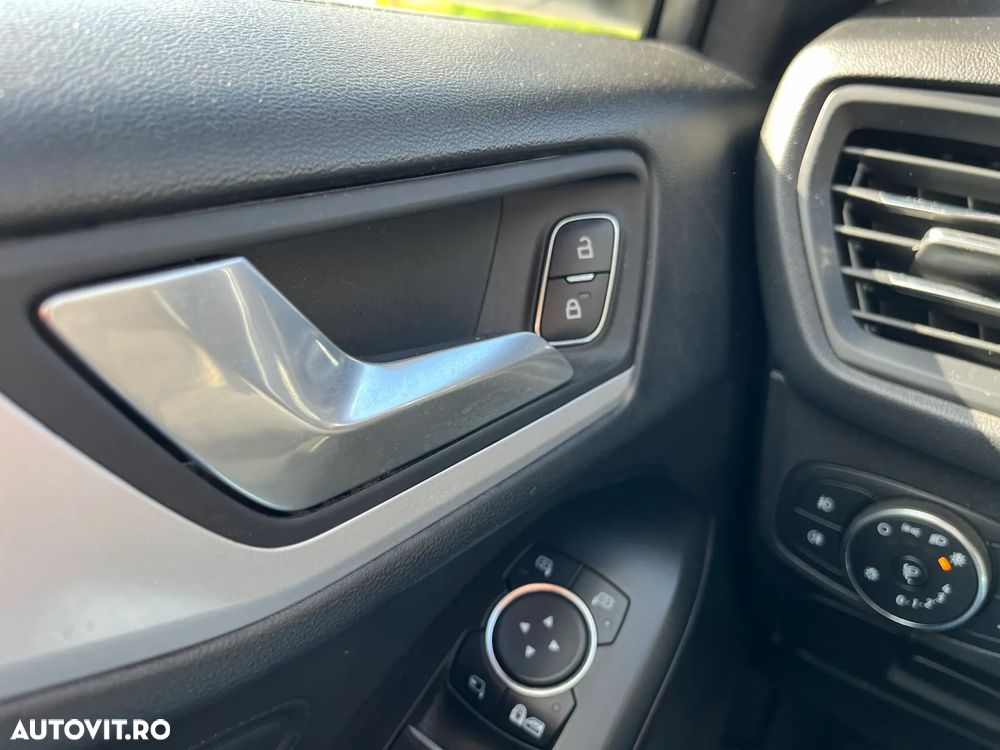 Ford Focus 1.5 EcoBlue Start-Stopp-System COOL&CONNECT - 12