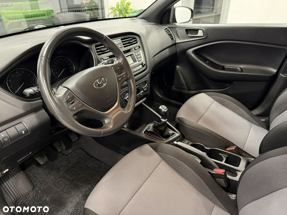 Hyundai i20 1.2 Elegant - 11