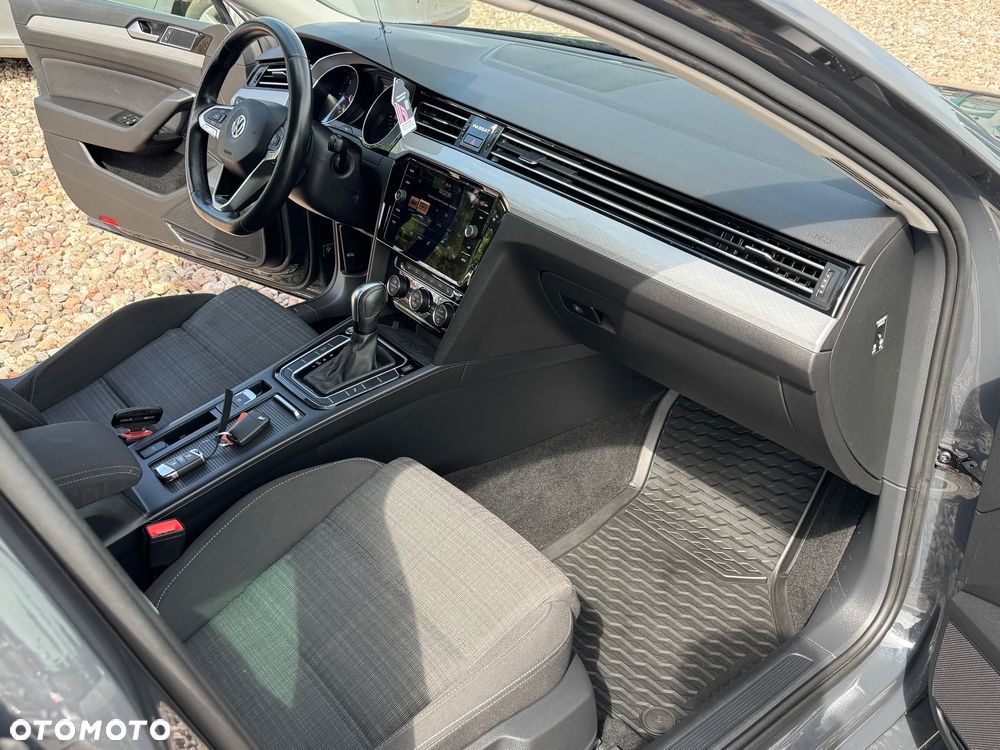 Volkswagen Passat 2.0 TDI SCR DSG Elegance - 35