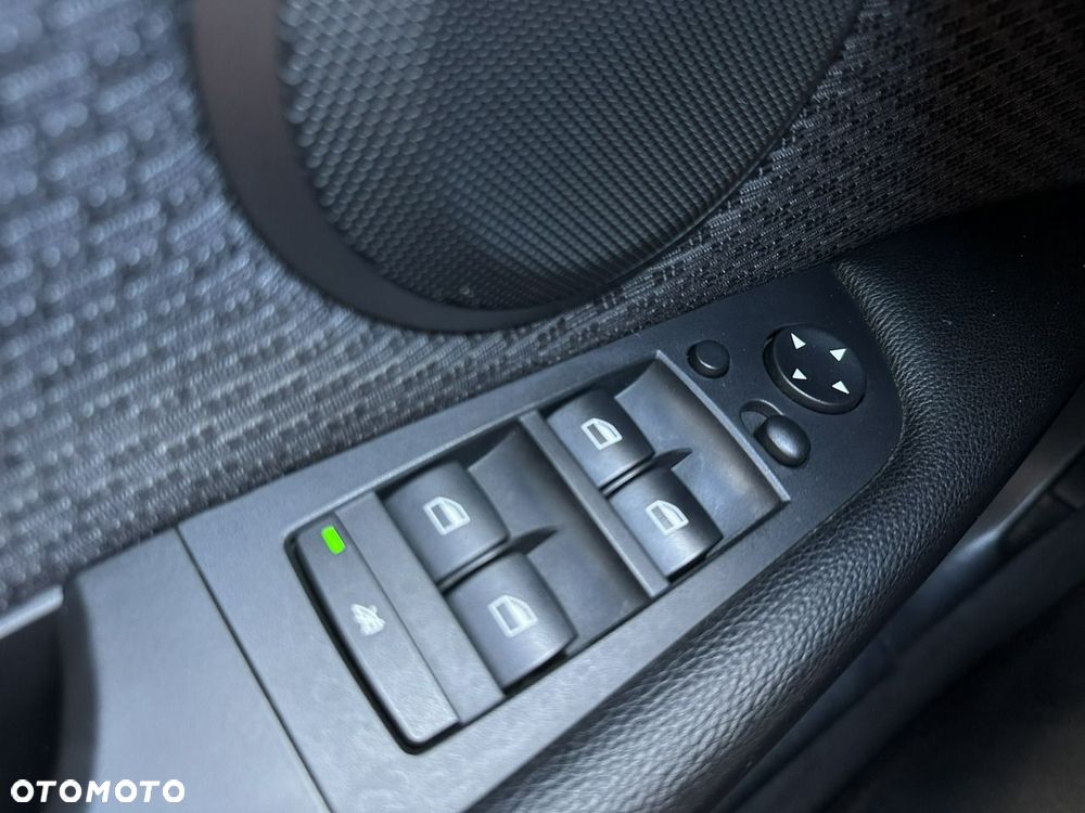 BMW Seria 3 - 31