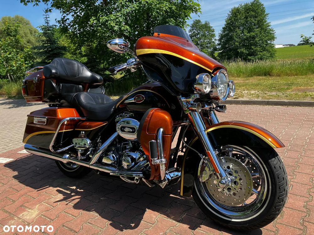 Harley-Davidson FLHTCU Ultra - 3