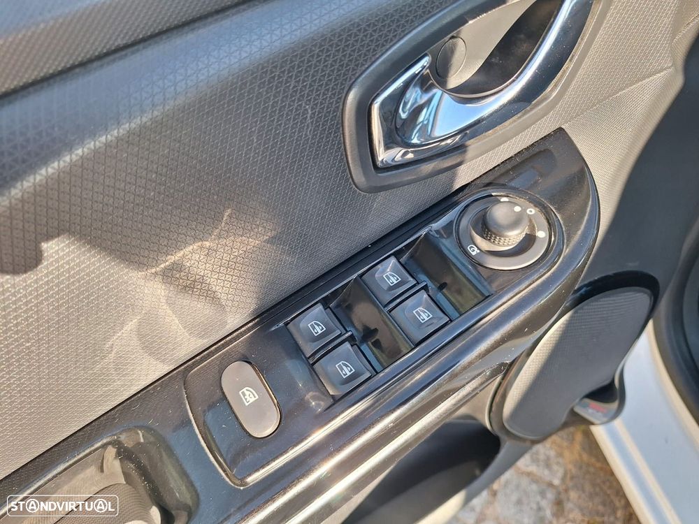 Renault Clio 0.9 TCE Dynamique S - 20