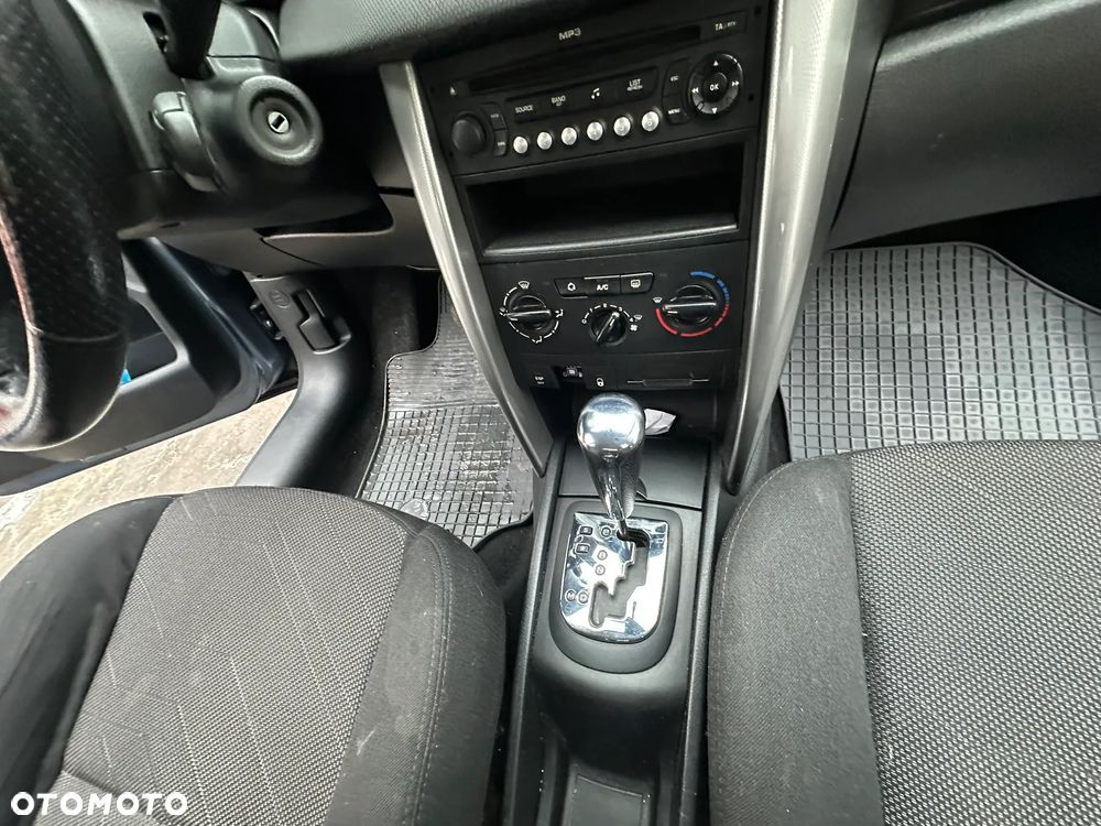 Peugeot 207 1.6 Trendy - 25
