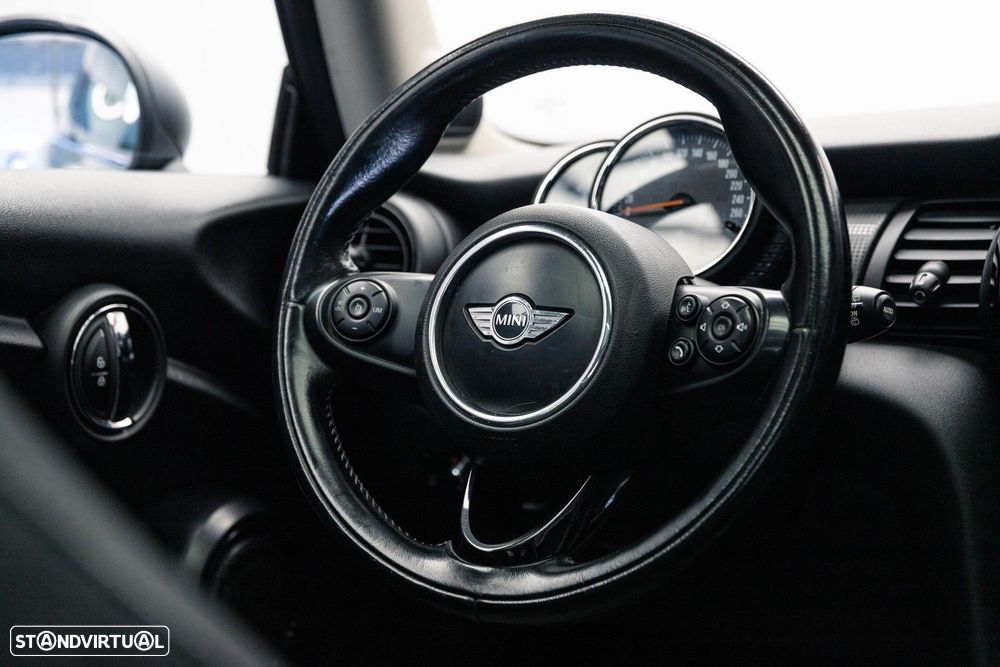 MINI 3 Portas Cooper D Aut. - 26