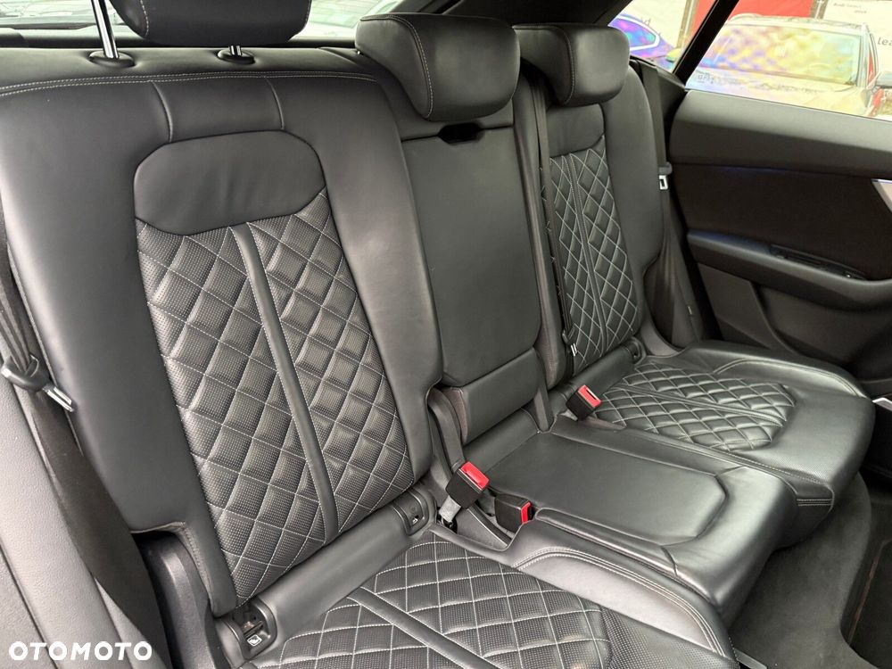 Audi Q8 - 30