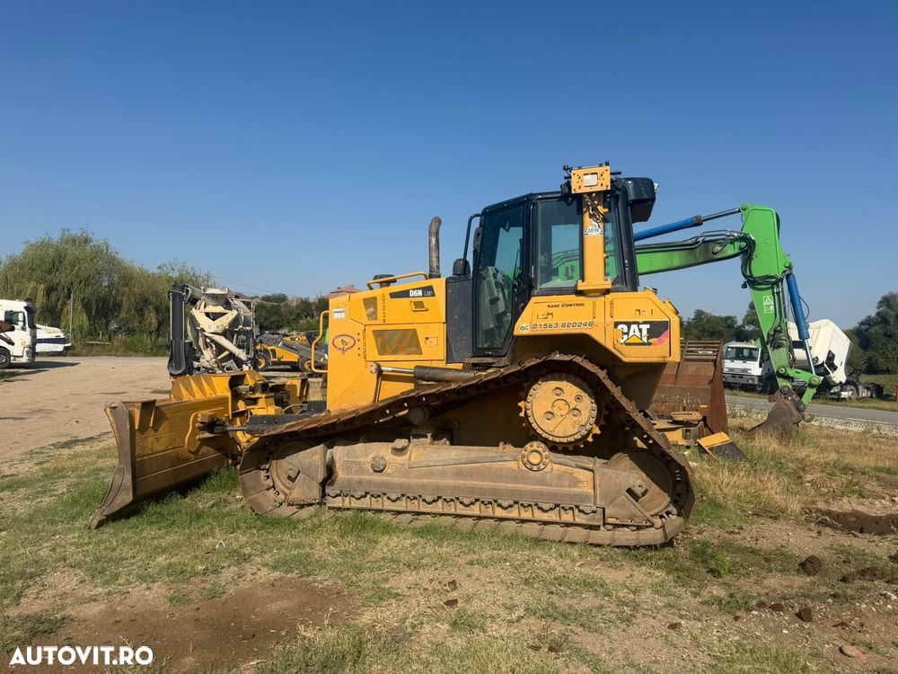 Caterpillar CAT D6N Buldozer - 4
