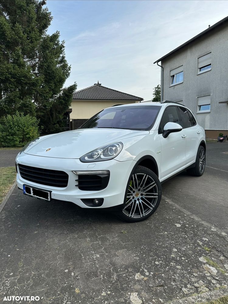 Porsche Cayenne - 1
