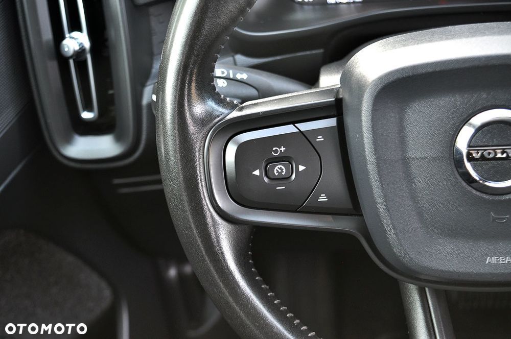 Volvo XC 40 D3 Momentum - 28